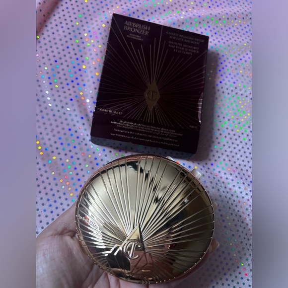 Charlotte Tilbury bronzer - Picture 3 of 4